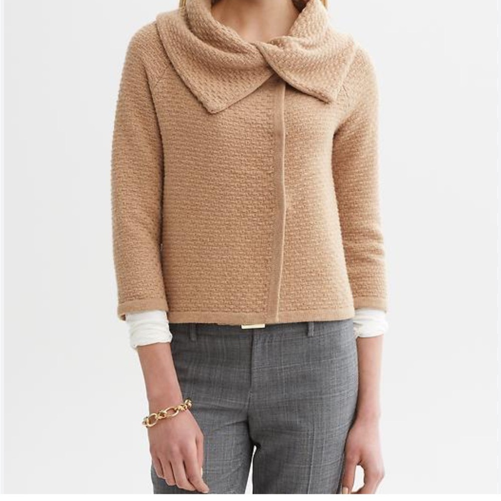 Banana Republic Wool Cape Basket Weave Women's Brown Camel Sweater Size S